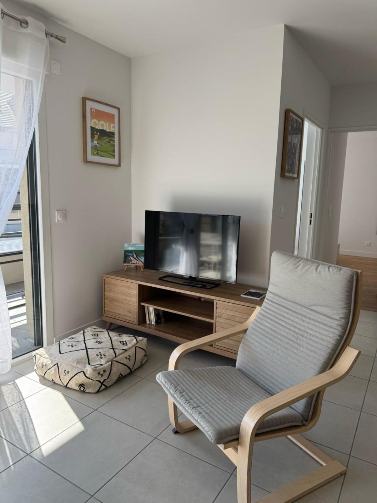 La Datcha - New T3 With Balcony & Parking Near Train Station