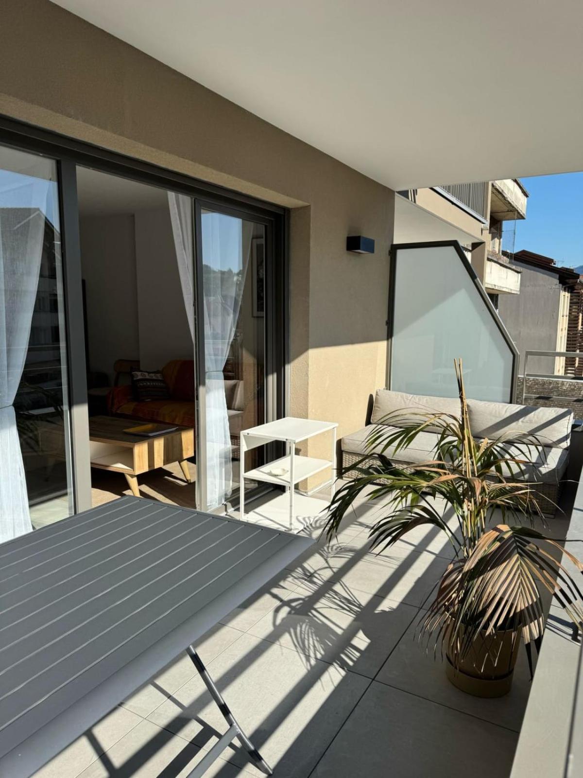 Appartement La Datcha - New T3 With Balcony & Parking Near Train Station *